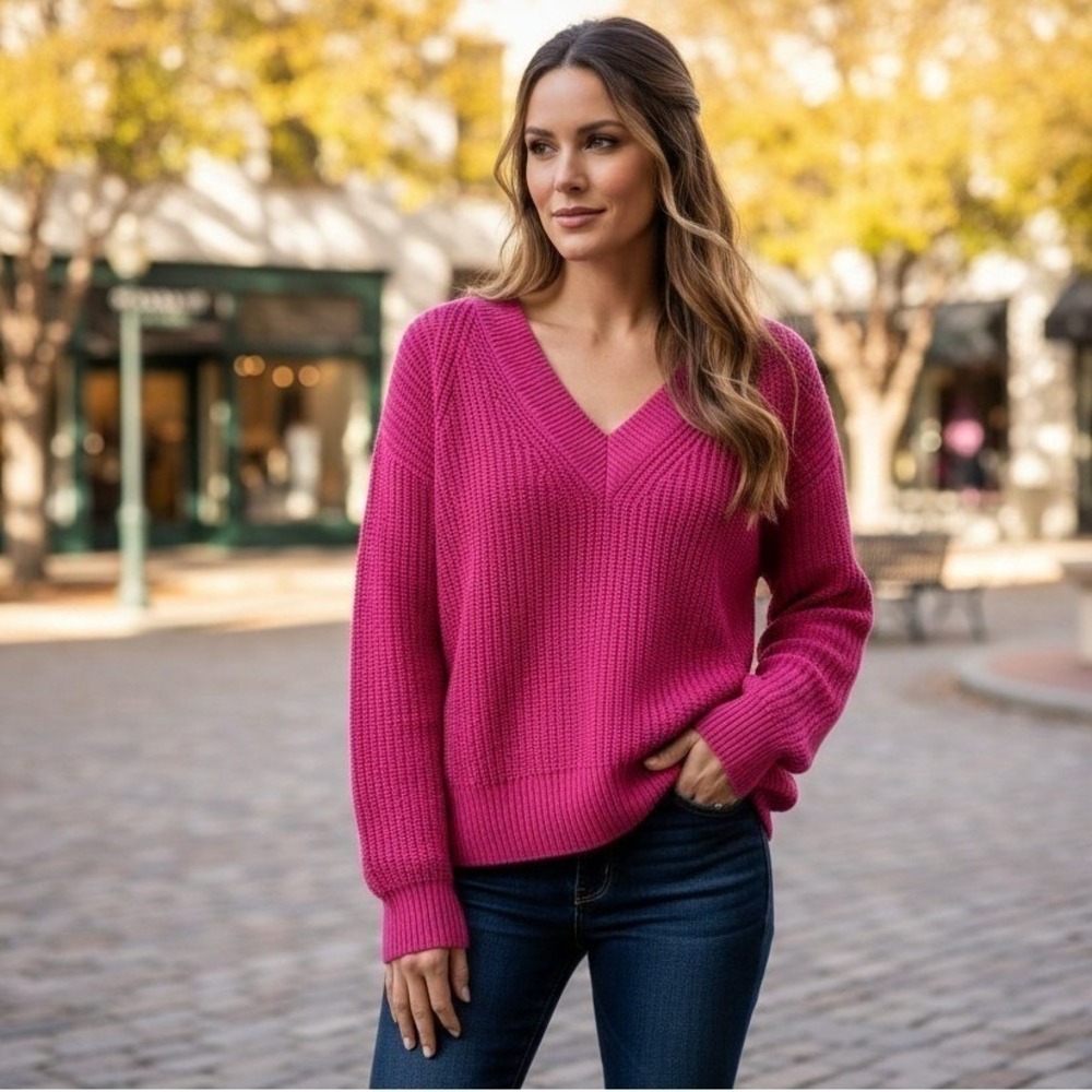 a. new  day  Women's fuchsia v neck sweater ribbed knit long sleeves size M